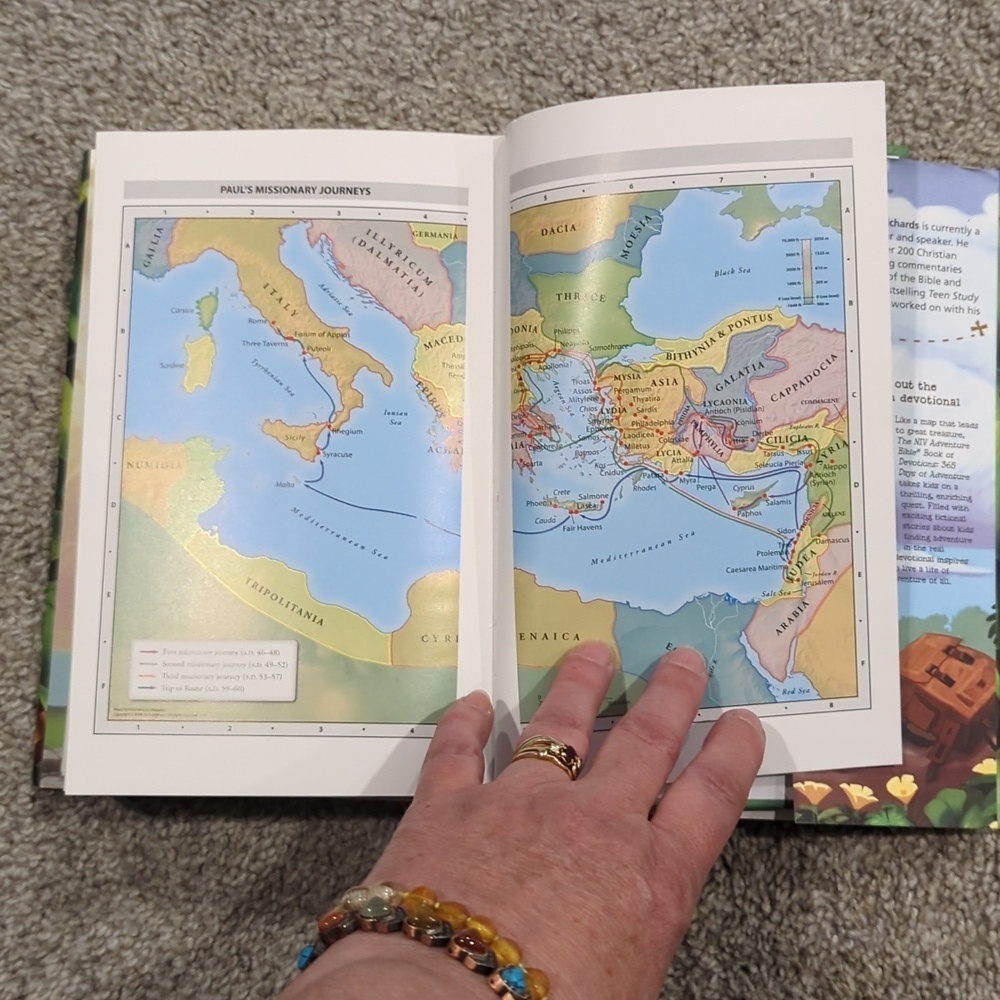 NIV Adventure Bible - Picture 9 of 11